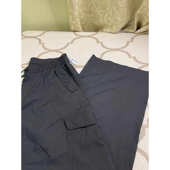 Old Navy high rise stretch tech black cargo pull on wide leg pants, size large - Picture 2 of 12